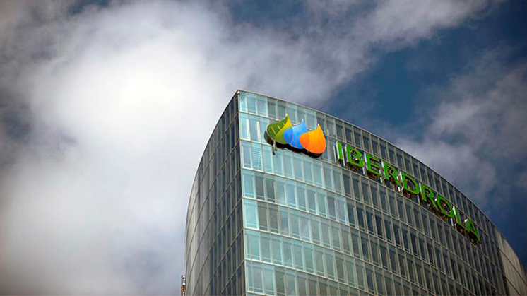 Photo of the Iberdrola Tower in Bilbao (Spain).
