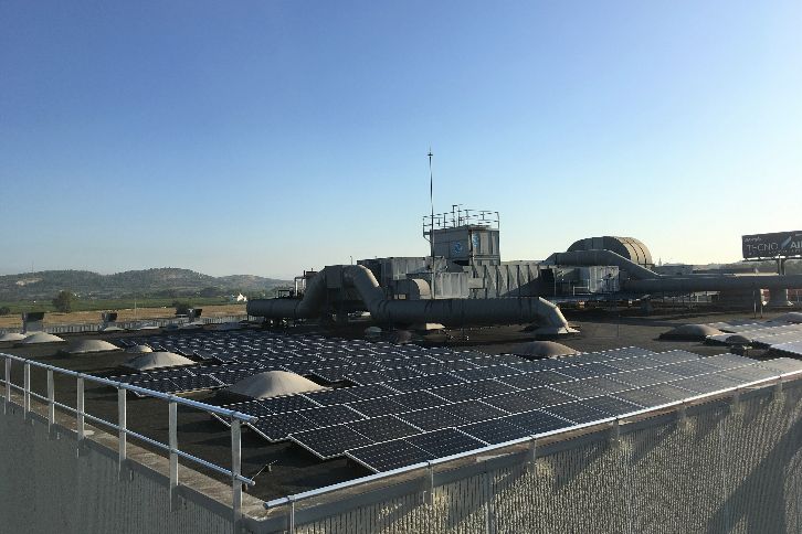 Painéis fotovoltaicos em Villafranca del Penedés