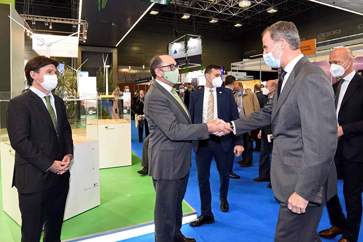 King Felipe VI's visit to the Iberdrola stand at the opening of WindEurope, held in Bilbao.