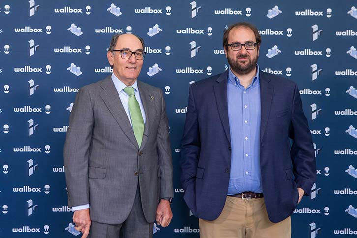 The Chairman of the Iberdrola Group, Ignacio Galán, with Enric Asunción, CEO of Wallbox.