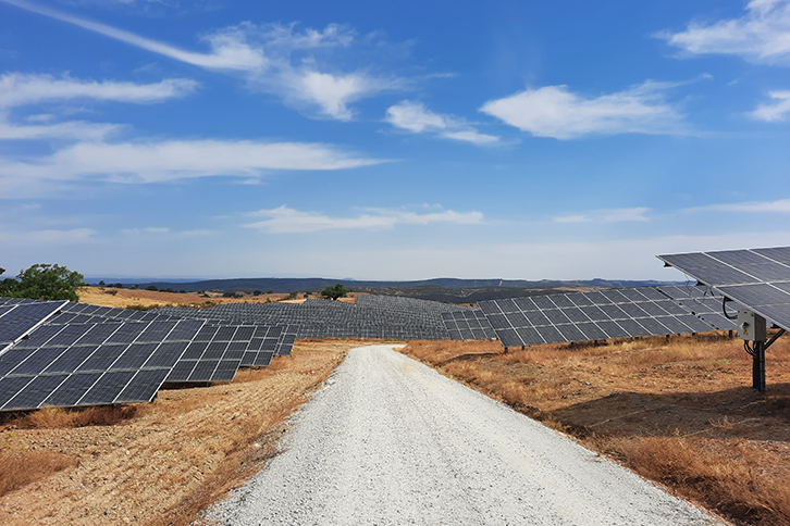 Majada Alta e San Antonio, localizadas na cidade de Cedillo, na província de Cáceres, têm uma capacidade combinada de 100 megawatts (MW).