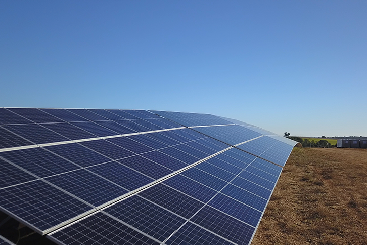 La instalación solar, que será construida y operada por Iberdrola Renouvelables France, ocupará 77 hectáreas y contará con unos 100.000 módulos fotovoltaicos.