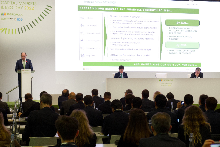 Ignacio Galán, presidente ejecutivo de Iberdrola, Armando Martínez, CEO, y José Sáinz Armada, director financiero, en el  Capital Markets Day de 2022.