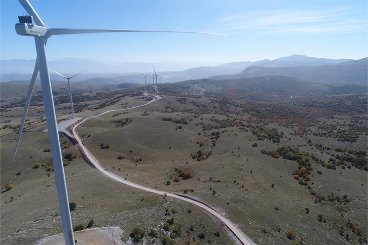 A usina gerará energia limpa e local suficiente para atender à demanda anual de mais de 54.000 casas.