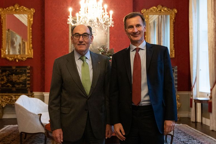 Ignacio Galán, Presidente Executivo da Iberdrola, se reuniu com o chanceler do Reino Unido, Jeremy Hunt.