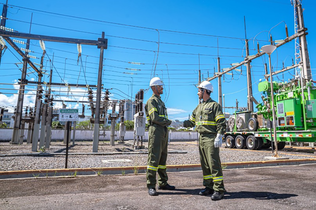 operarios-red-electrica-neoenergia