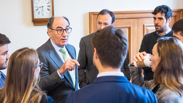 Around 1,000 postgraduate students at Harvard Business School were given the opportunity today (Friday 17th February) to engage directly with Iberdrola Executive Chairman, Ignacio Galán,