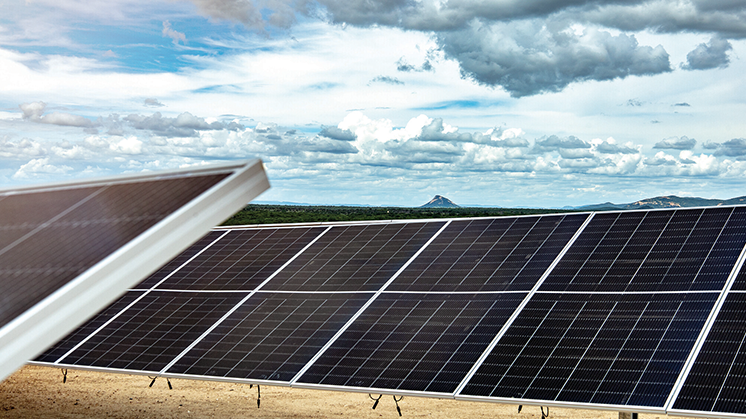 Nos aliamos con la asturiana Exiom para liderar fabricación de paneles solares fotovoltaicos en - Iberdrola