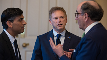 Ignacio Galán confirmed his commitment to offshore wind energy in the United Kingdom after meeting the British Prime Minister and formalizing a €1.5 billion offer. Ignacio Galán confirmed his commitment to offshore wind energy in the United Kingdom after meeting the British Prime Minister and formalizing a €1.5 billion offer.