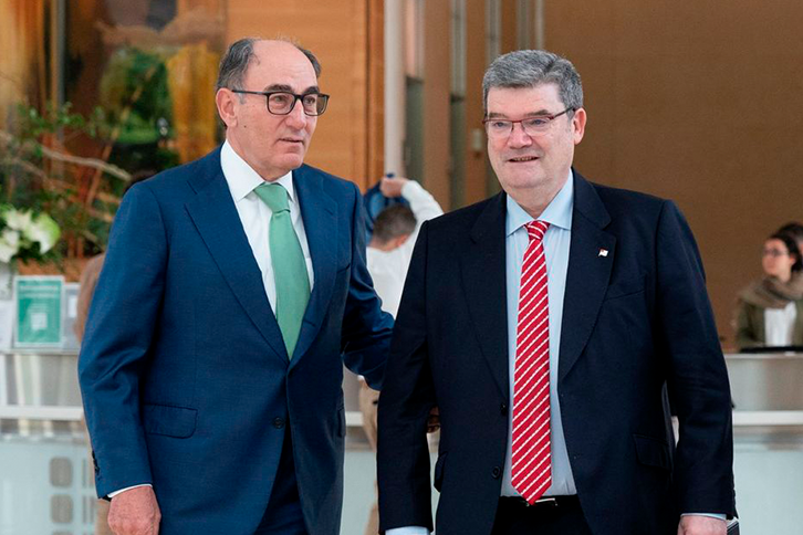 Ignacio Galán, presidente executivo da Iberdrola, com o prefeito de Bilbao, Juan María Aburto.