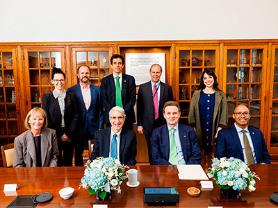 Representantes da Iberdrola e da Universidade de Yale 