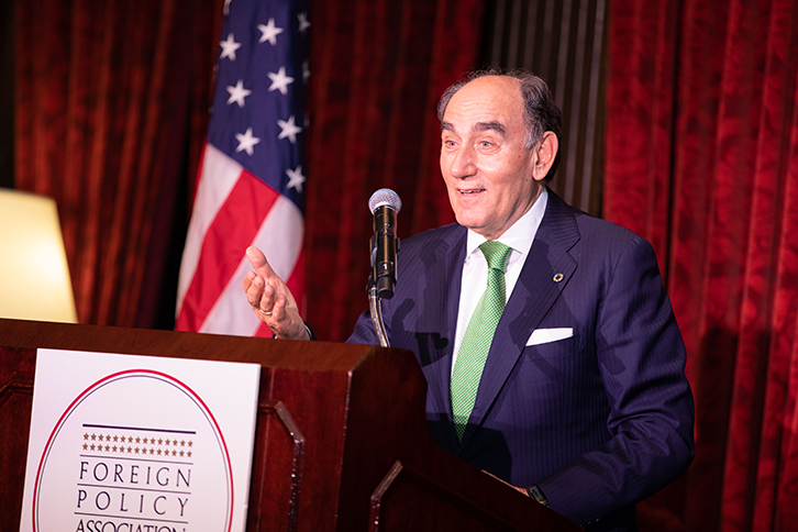 Ignacio Galán during his speech at the Foreign Policy Association gala.