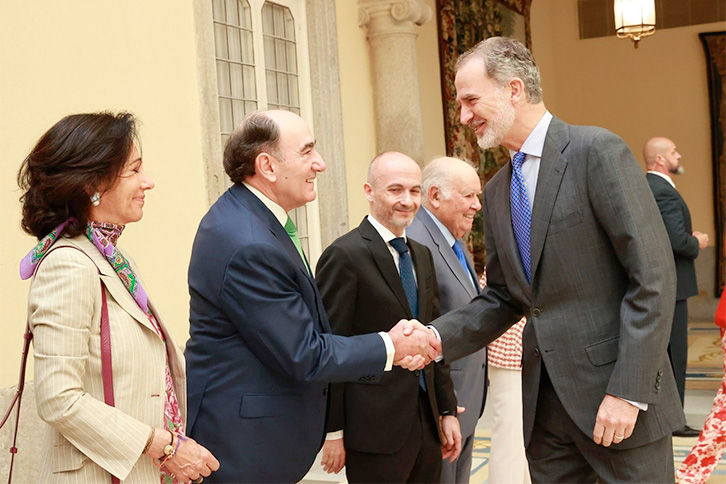 El presidente de Iberdrola, Ignacio Galán, junto a S.M. el Rey Felipe VI.