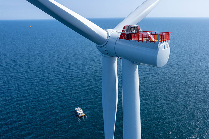 Conectamos a la red eléctrica los primeros aerogeneradores del parque eólico  marino de Saint-Brieuc - Iberdrola