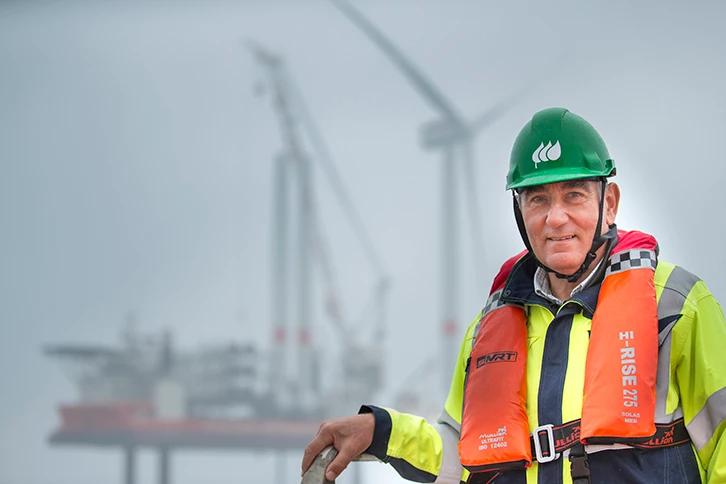 Ignacio Galán, presidente de Iberdrola, en el parque eólico marino de Saint-Brieuc.