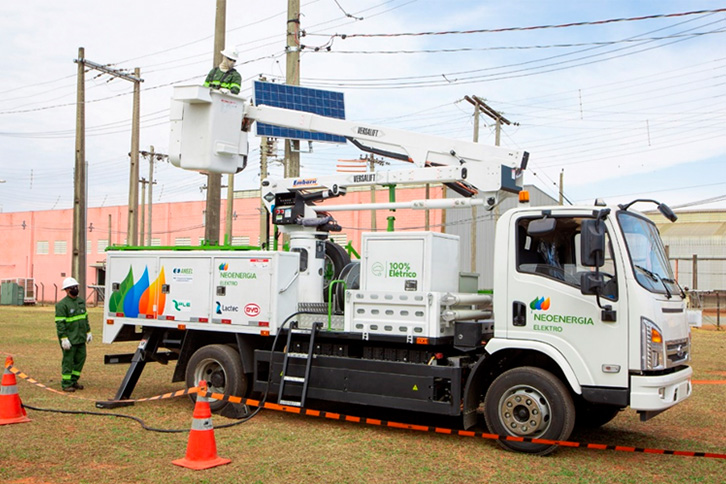 Os veículos foram desenvolvidos com base no caminhão T7, do fabricante BYD, implementando características próprias de acordo com as necessidades do projeto.