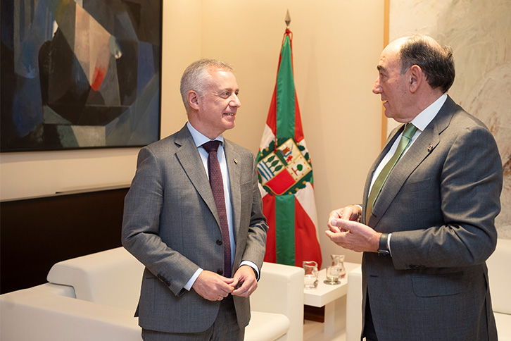 Ignacio Galán, em uma reunião com o Lehendakari, Iñigo Urkullu.