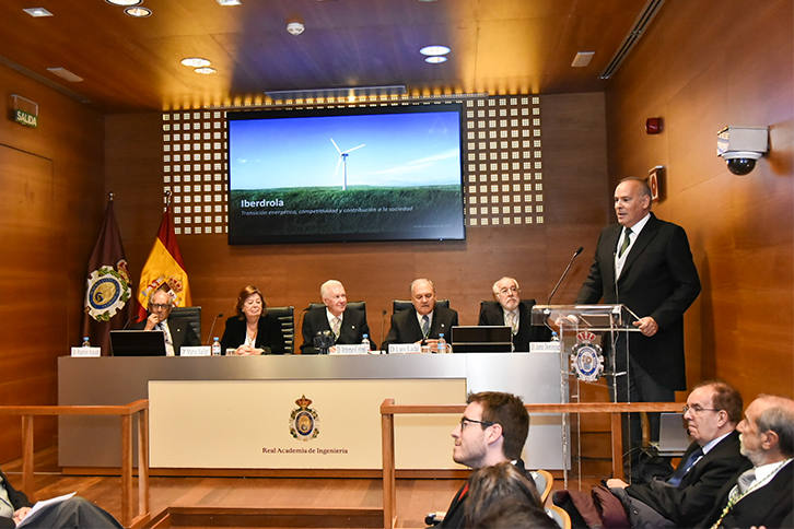 Mario Ruiz Tagle, Consejero Delegado de Iberdrola España, recoge el premio de la RAI