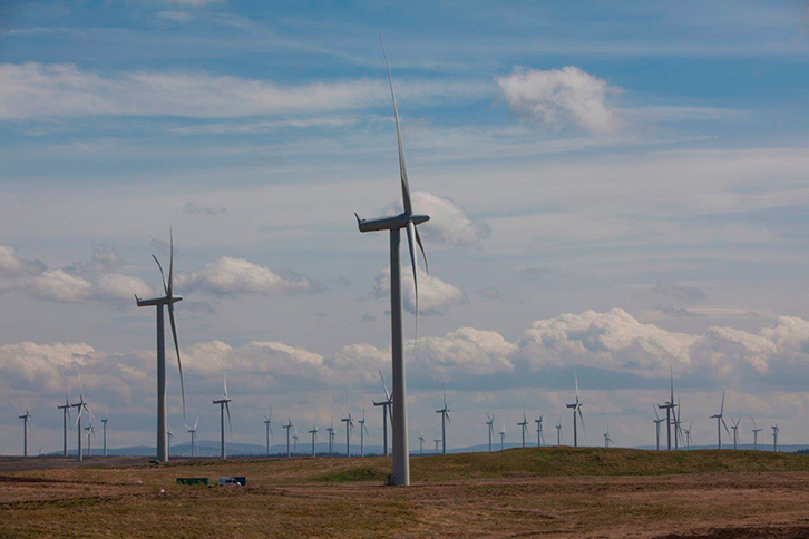 Turbinas eólicas no parque eólico onshore de Whitelee, na Escócia