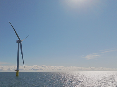 Conectamos a la red eléctrica los primeros aerogeneradores del parque eólico  marino de Saint-Brieuc - Iberdrola