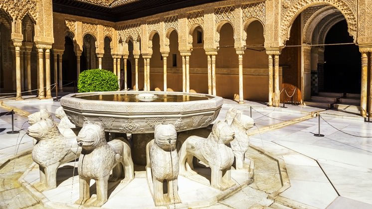 La Alhambra (España), la construcción árabe más espectacular y famosa del mundo.