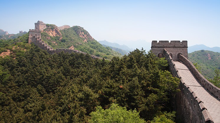 A Grande Muralha da China, uma fortificação com 7.000 km de comprimento.