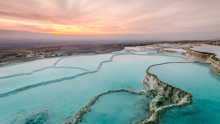 Pamukkale (Turkey), one of the most astonishing thermal water pools in the world.