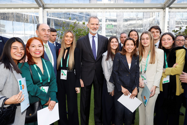 H.M. King Felipe VI accompanying the Executive Chairman of Iberdrola, Ignacio Galán, at the Scholarship Award Ceremony