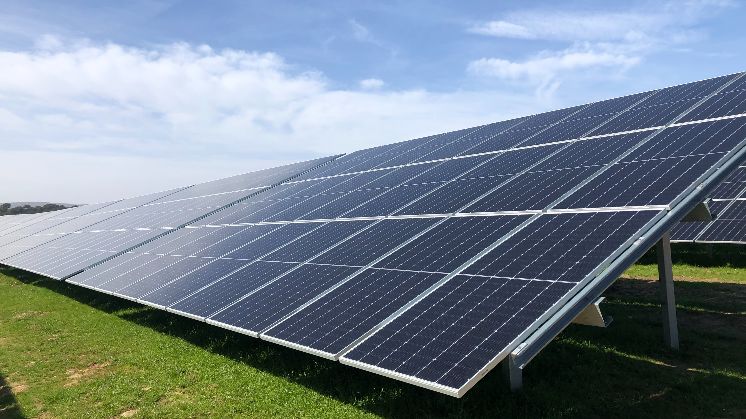 Ao contrário do que está começando a acontecer com os parques eólicos, as instalações fotovoltaicas ainda têm muitos anos de operação pela frente.