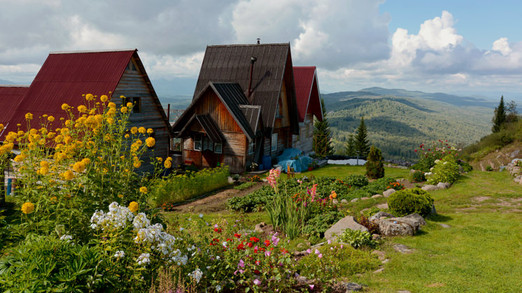 Most ecovillages have between 50 and 250 inhabitants.