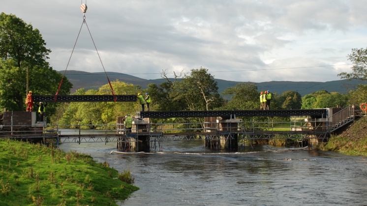 El puente de Easter Dawyck cuenta con tres arcadas de nueve metros de longitud cada una. Foto: Sicut / Vertech LTD