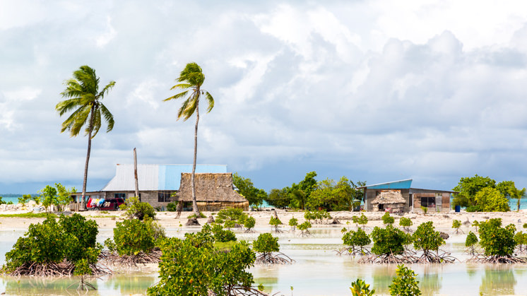 Arredores de Tarawa do Sul, a capital de Kiribati.