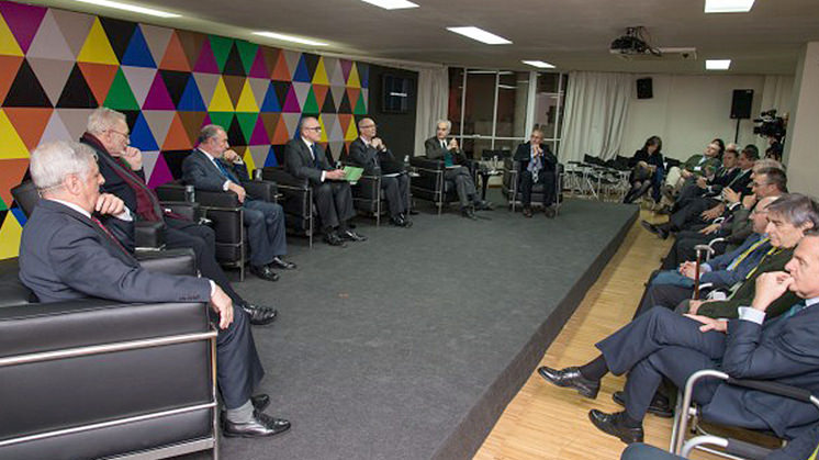 Um momento do evento da apresentação na Casa Árabe de Madri.