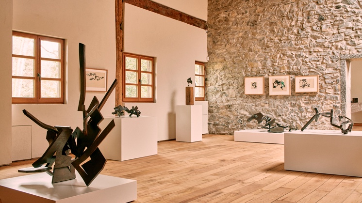 Images of the interior and exterior of Chillida Leku.