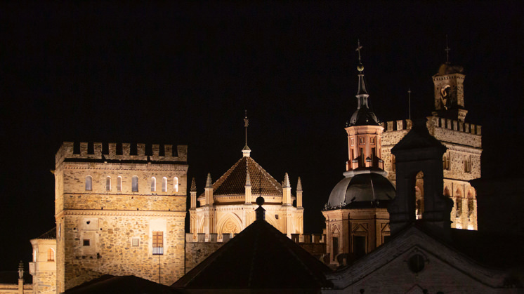 Iluminacion_Monasterio_Santa_Maria_Guadalupe_Caceres