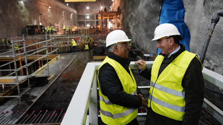 El presidente del grupo Iberdrola, Ignacio Galán, y el primer ministro de Portugal, António Costa, visitaron las obras de construcción en enero de 2020.