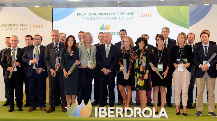Suppliers receving an ward in Spain during the 2017 award-giving ceremony.