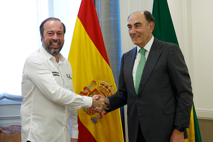 The Brazilian Minister of Mines and Energy, Alexandre Silveira, with Ignacio Galán, Executive Chairman of Iberdrola.