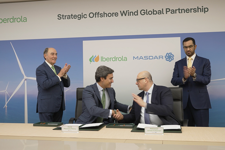 The signing of the co-investment agreement between Iberdrola and Masdar.