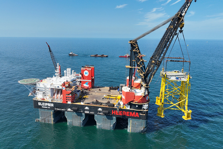La cimentación de la estación convertidora marina de East Anglia THREE se instala con éxito en el mar del Norte