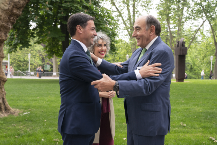 El presidente ejecutivo de Iberdrola, Ignacio Galán, y el Lehendakari, Imanol Pradales.