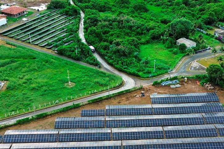 Iberdrola completa la primera fase del proyecto Noronha Verde en Brasil, con 4.800 paneles solares instalados