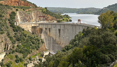 The secret of the ‘staircase effect’ and energy storage on the River Tagus