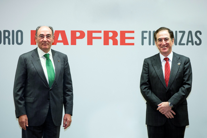 Ignacio Galán, presidente de Iberdrola (izquierda), junto al presidente de MAPFRE, Antonio Huertas