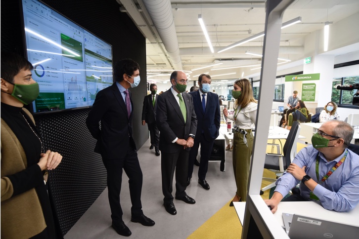 O presidente da Iberdrola, Ignacio Galán, e o deputado-geral de Biscaia, Unai Rementeria, puseram oficialmente em funcionamento o Global Smart Grids Innovation Hub.