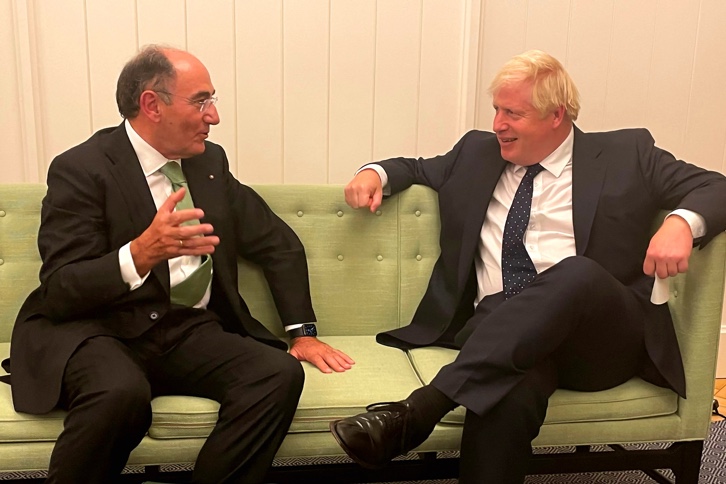 Ignacio Galán, presidente de Iberdrola, con el primer ministro del Reino Unido Boris Johnson en el marco del Global Investment Summit