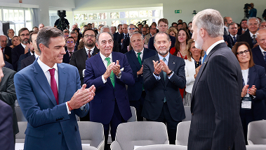 Ignacio Galán participa na inauguração do Fórum La Toja 2026 ao lado de Sua Majestade o Rei Felipe VI