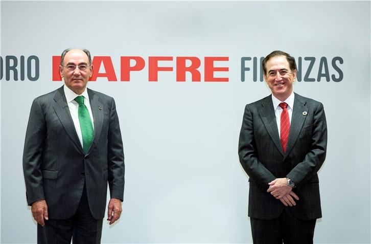 Ignacio Galán, presidente de Iberdrola (izquierda), junto al presidente de MAPFRE, Antonio Huertas