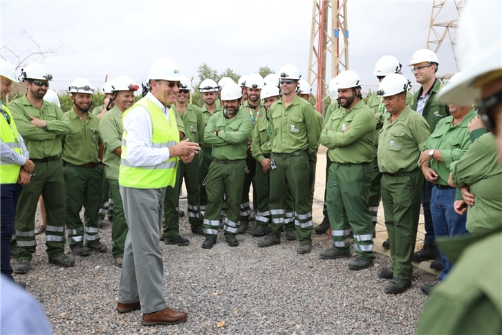 El presidente de Iberdrola, Ignacio Sánchez Galán, reunido con brigadas de la compañía