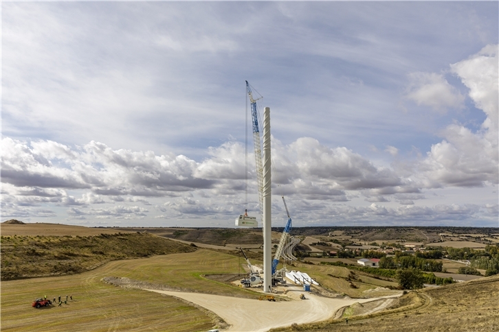 Instalación del primer aerogenerador terrestre más potente de España - Burgos, Castilla y León